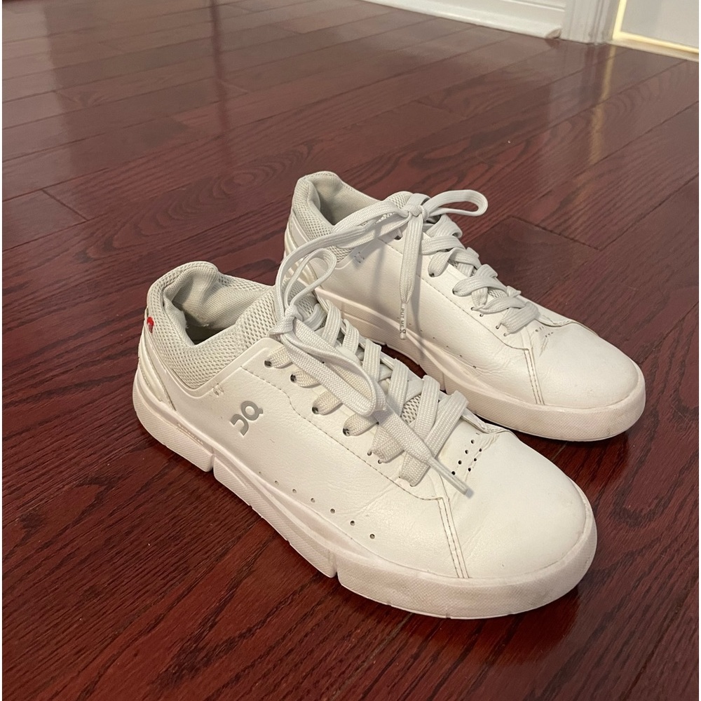 ON The Roger sneakers